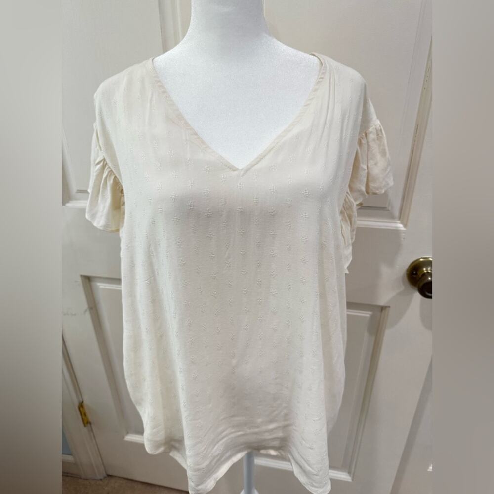Cece, Elegant Cream V-Neck Women's Top, size L